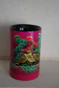 110. Pot à crayon rose paysage (10€)