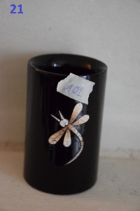 21. Pot à crayons libellule noir (11€)