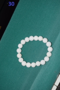 30. Blanc perles moyennes (11€)